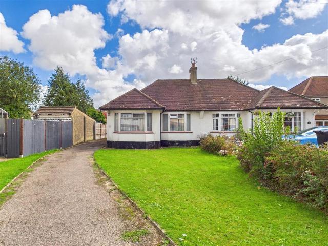 Bungalow for sale in London Borough of Croydon, Cat Hill