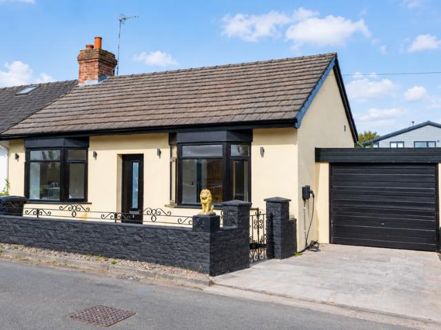 Bungalow for sale in Hermitage Green, Winwick