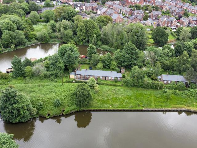 Bungalow for sale in Castle, Leftwich