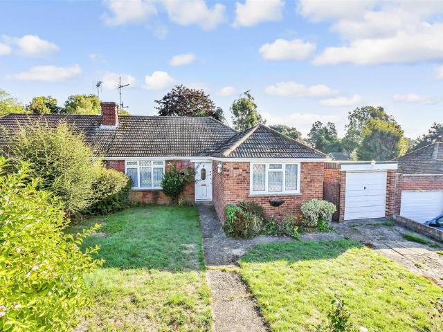 Bungalow for sale in Teston, Maidstone