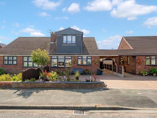 Bungalow for sale in Wilderspool, Warrington