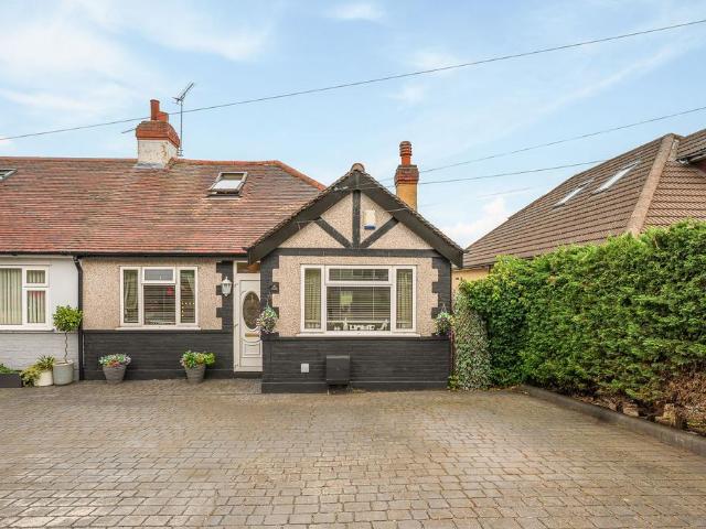 Bungalow for sale in Barnehurst, Greater London