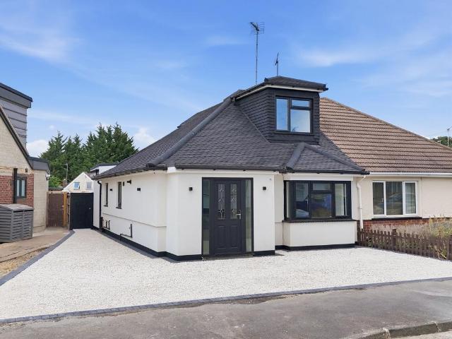 Bungalow for sale in Pilgrims' Hatch, Navestock Side