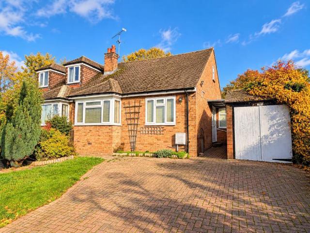 Bungalow for sale in Chelsham, Tandridge