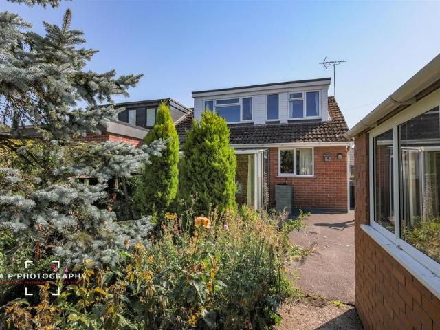 Bungalow for sale in Cheadle, Kingsley Moor