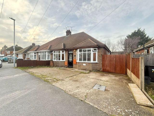 Bungalow for sale in Lewsey Farm, Luton