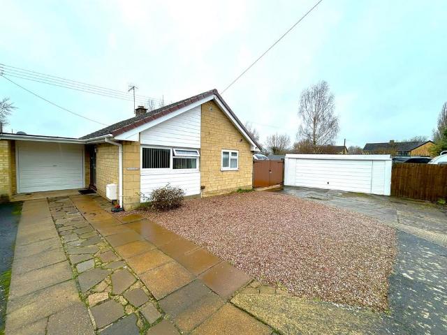 Bungalow for sale in Crookhill, Worcestershire