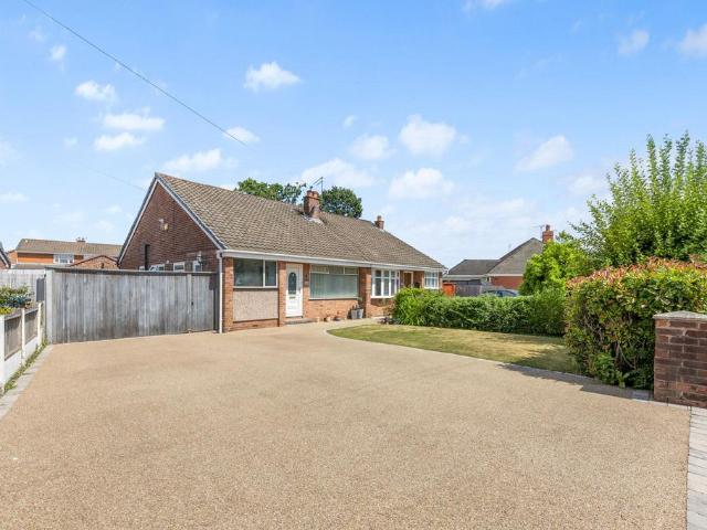 Bungalow for sale in Lingley Green, Warrington