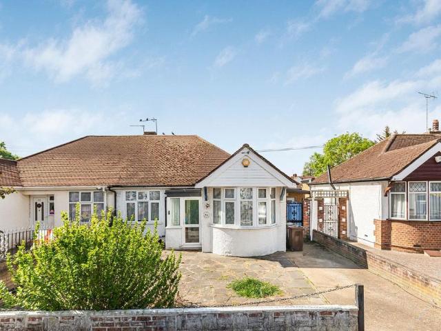 Bungalow for sale in London Borough of Hounslow, Feltham