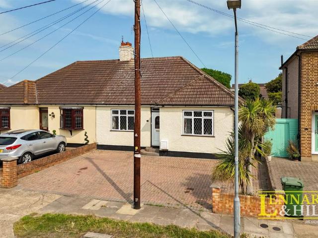 Bungalow for sale in Chadwell St Mary, Essex