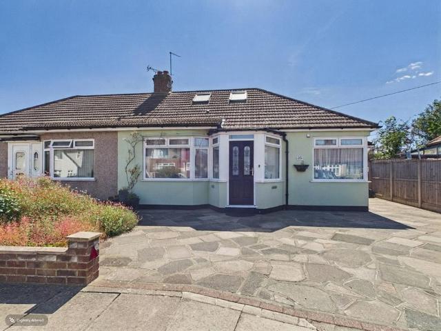 Bungalow for sale in Upper Belvedere, Greater London