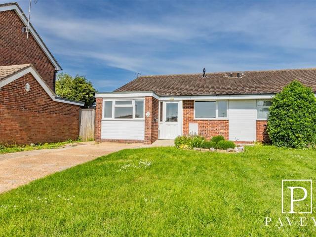Bungalow for sale in Frinton and Walton, Dale Hill