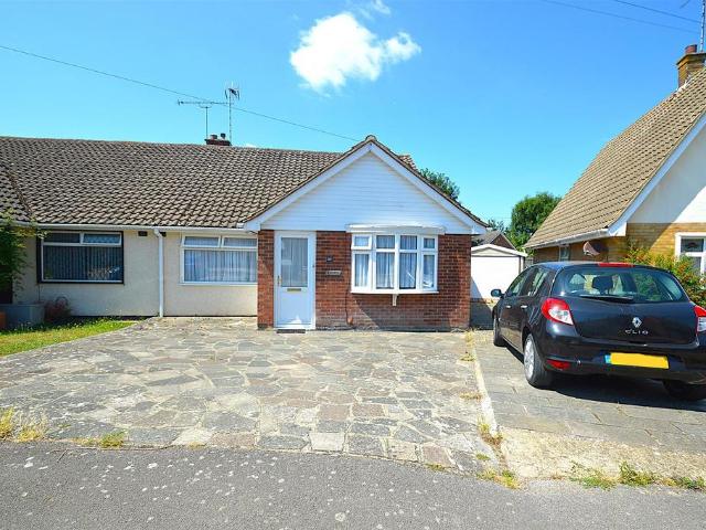Bungalow for sale in Stroud Green, Barling