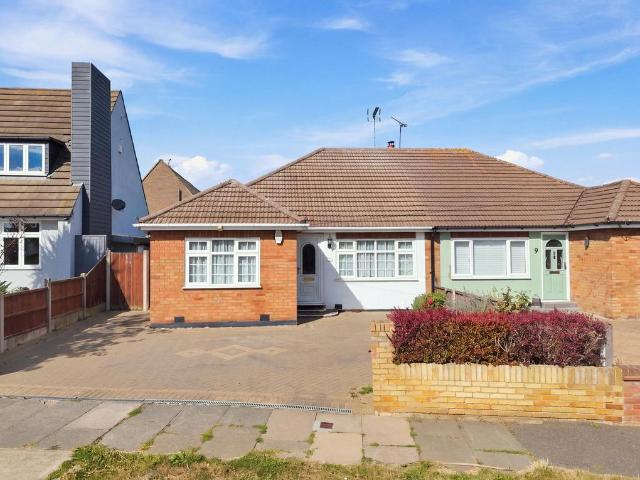 Bungalow for sale in Alton Barnes, Essex