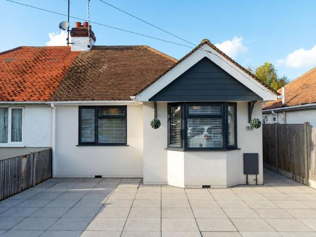 Bungalow for sale in Swalecliffe, Whitstable