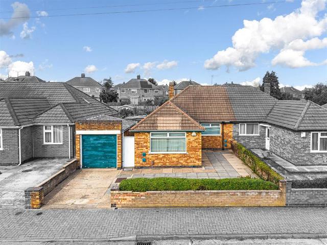 Bungalow for sale in Knighton Fields, Leicester