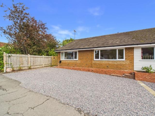 Bungalow for sale in Winchelsea, Rother