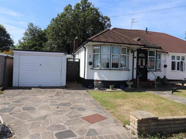 Bungalow for sale in Crofton, Greater London