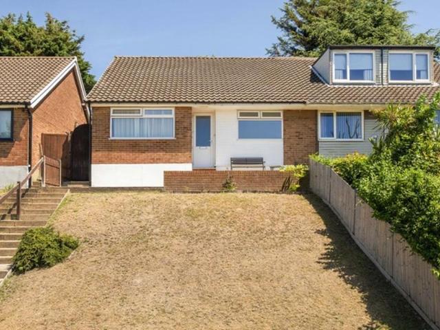 Bungalow for sale in Swanscombe and Greenhithe, Monks Orchard