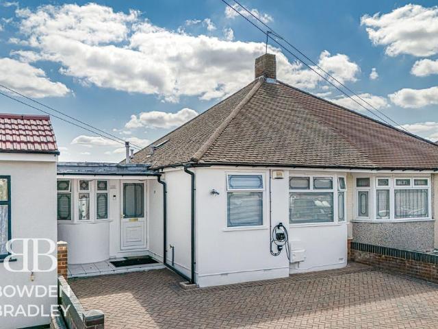 Bungalow for sale in Clayhall, Greater London