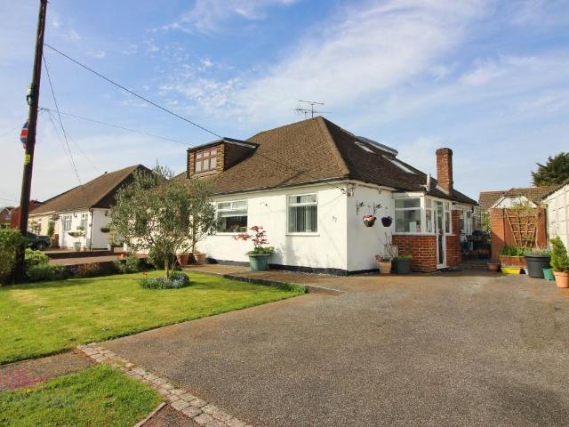 Bungalow for sale in The Butts, Kent