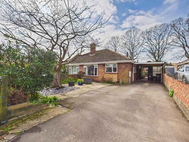Bungalow for sale in Tadley, Priest Down