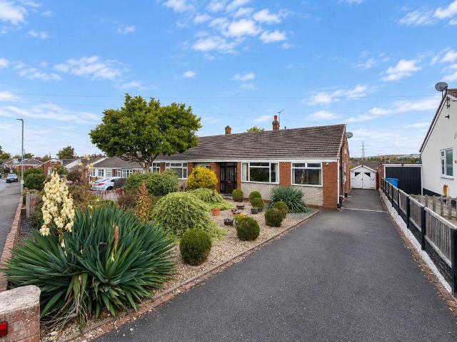 Bungalow for sale in Landywood, South Staffordshire