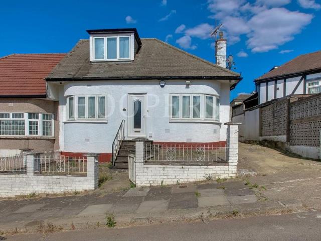 Bungalow for sale in Kingsbury, Greater London