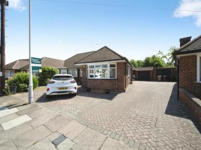 Bungalow for sale in Spring Park, Luton