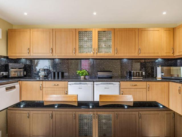 Bungalow for sale in Giffnock, Scotland