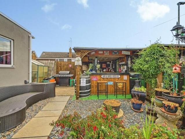 Bungalow for sale in Northampton, Northamptonshire
