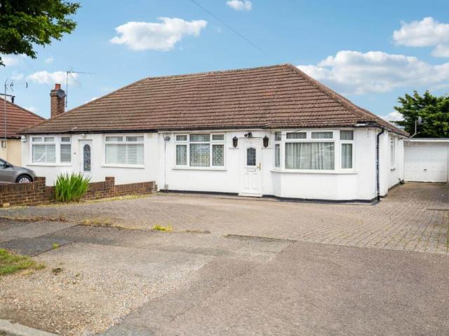 Bungalow for sale in Carpenders Park