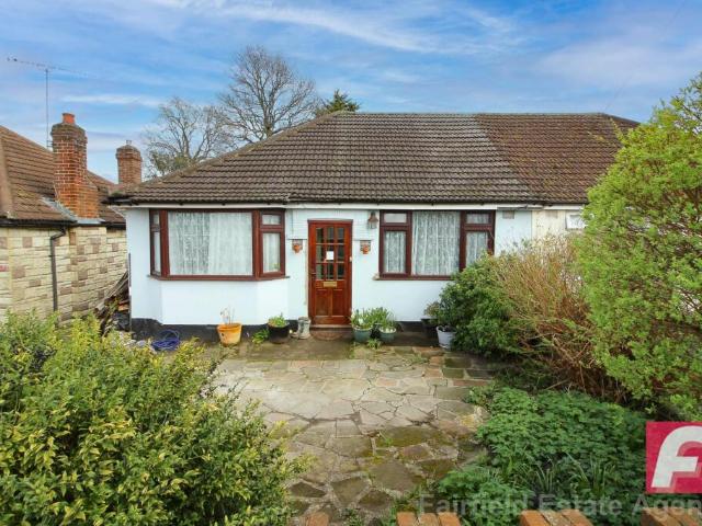 Bungalow for sale in Carpenders Park