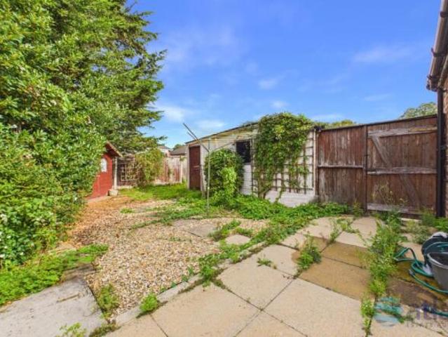 Bungalow for sale in Calderstones