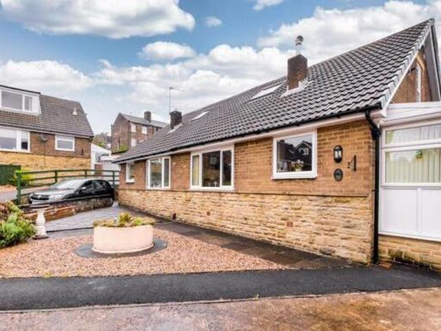 House for sale in Huddersfield, West Yorkshire