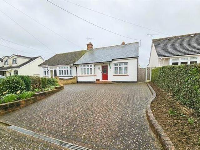 House for sale in Noak Hill, Noak Bridge