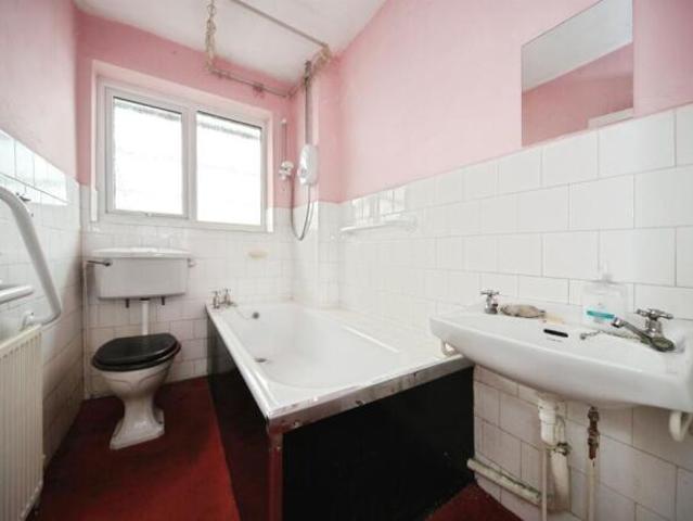 Bungalow for sale in Spring Park, Luton