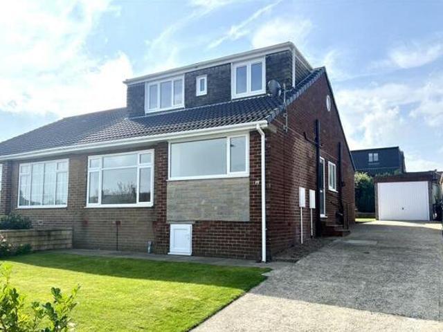 House for sale in Mapplewell, South Yorkshire