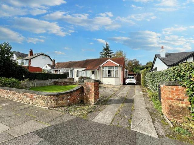 House for sale in Worsley, Moorside