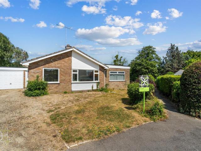 Bungalow for rent in Crookhill, Worcestershire