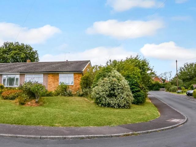Bungalow for rent in Sponden, Sandown Park