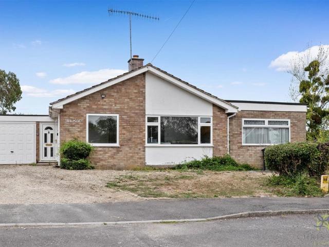 Bungalow for rent in Crookhill, Worcestershire