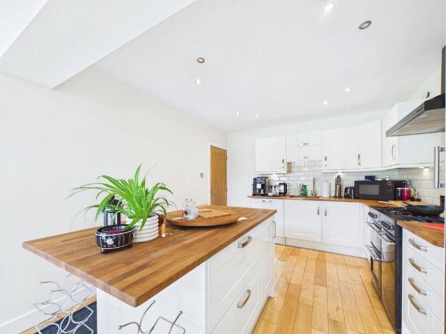 House for rent in Three Beaches, Livermead