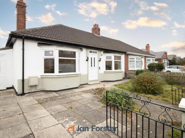 Bungalow for rent in Heaton, Tyne And Wear