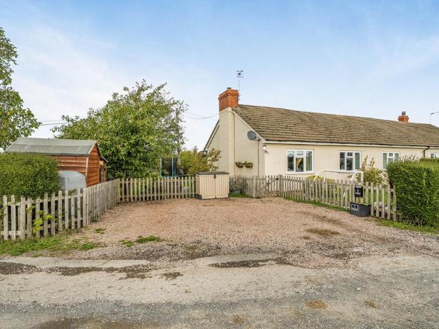 Bungalow for rent in Wants Green, Malvern Hills