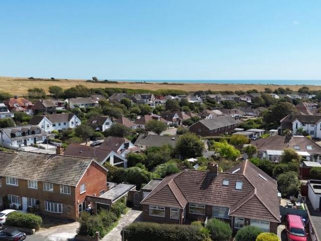 Bungalow for rent in Telscombe, Iford