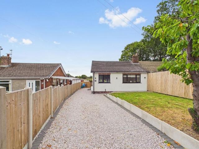 Bungalow for rent in New Brighton, Wales