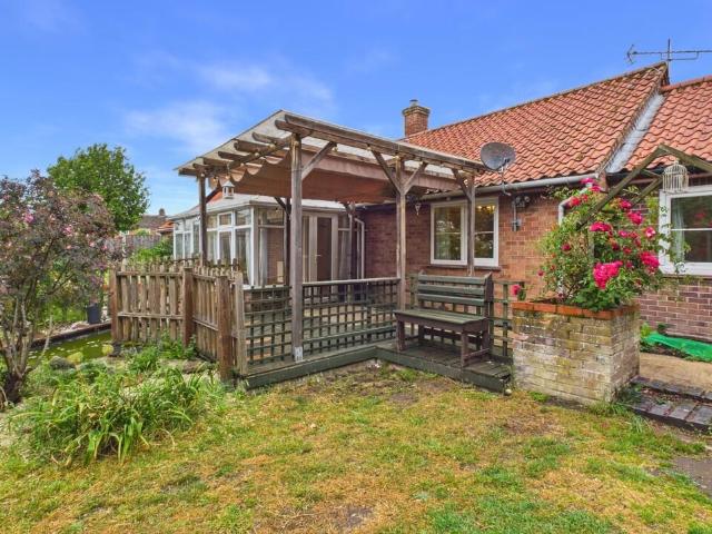 Bungalow for rent in East Tuddenham, Norfolk