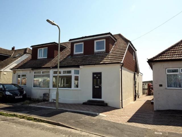 Bungalow for rent in Fareham, Hampshire