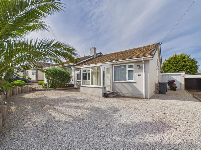 Bungalow for rent in Three Beaches, Livermead
